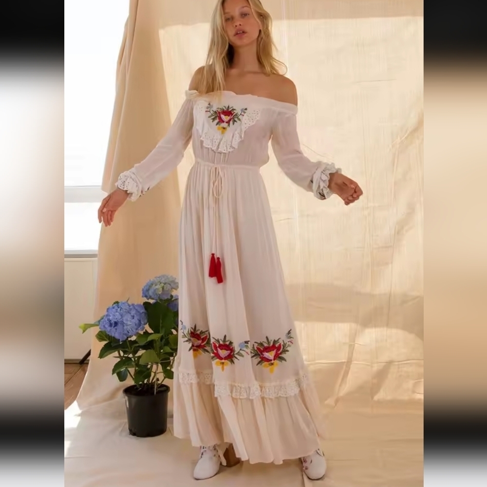 Bohemian Off-Shoulder Embroidered Cream Dress - Picture 11 of 15